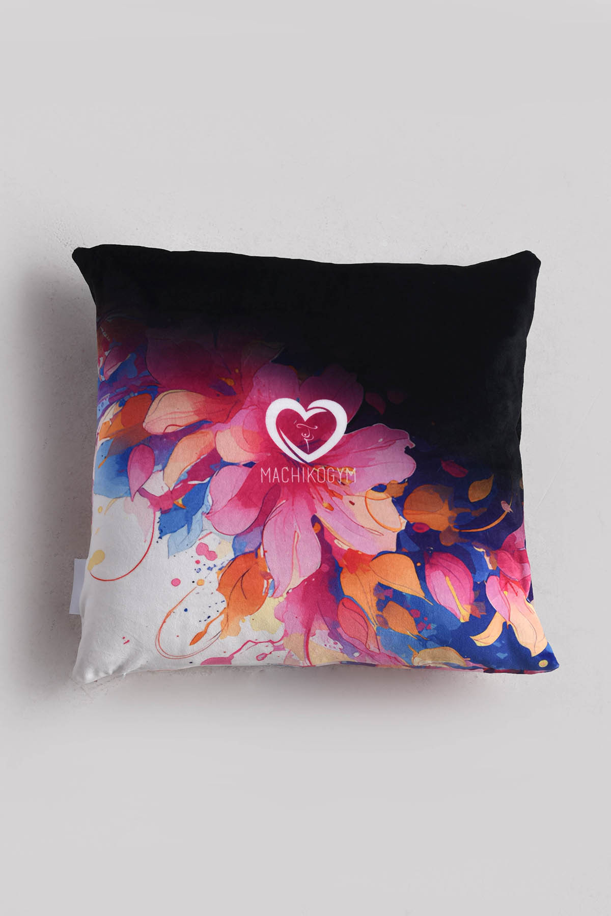 Decorative pillow Polina