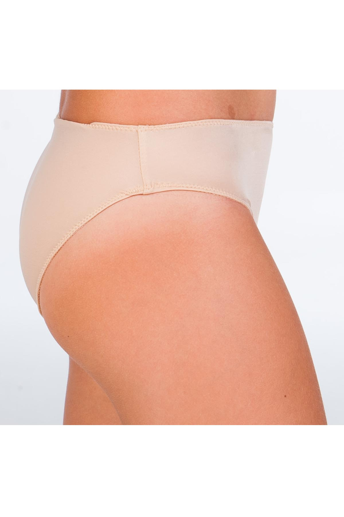 hautfarbene Höschen