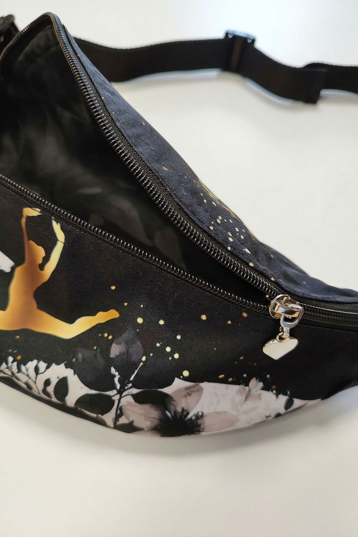 Fanny Pack Black Swan